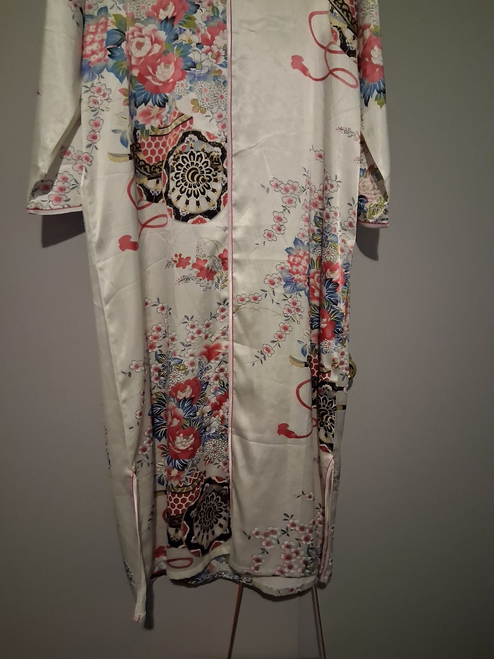 SHANG HAI CITY- Ivory Floral Satin Long Robe with Mandarin Collar - Picture 3 of 10
